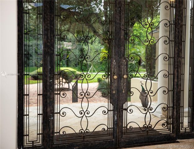 $2,850,000 | 5577 Arbor Lane, Coral Gables, FL 33156