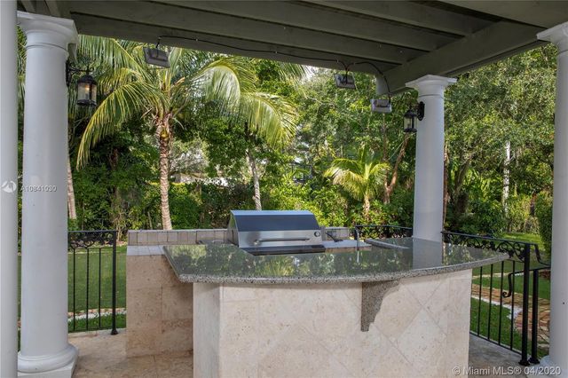 $2,850,000 | 5577 Arbor Lane, Coral Gables, FL 33156