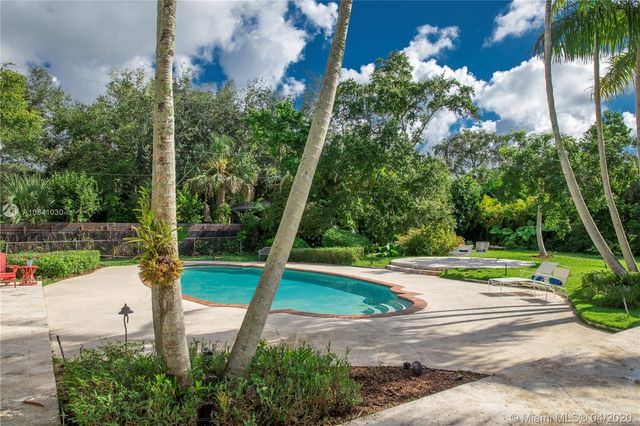 $2,850,000 | 5577 Arbor Lane, Coral Gables, FL 33156