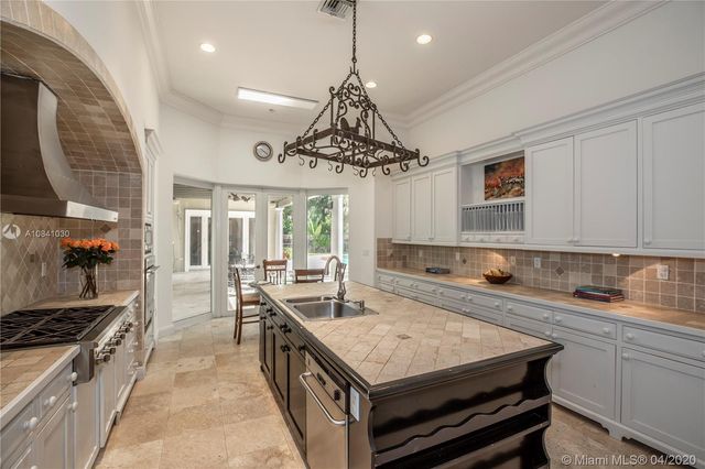 $2,850,000 | 5577 Arbor Lane, Coral Gables, FL 33156