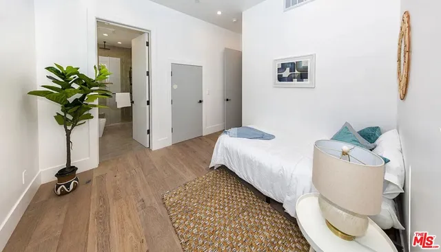 $10,495 | 1637 South Sherbourne Drive, Los Angeles, CA 90035