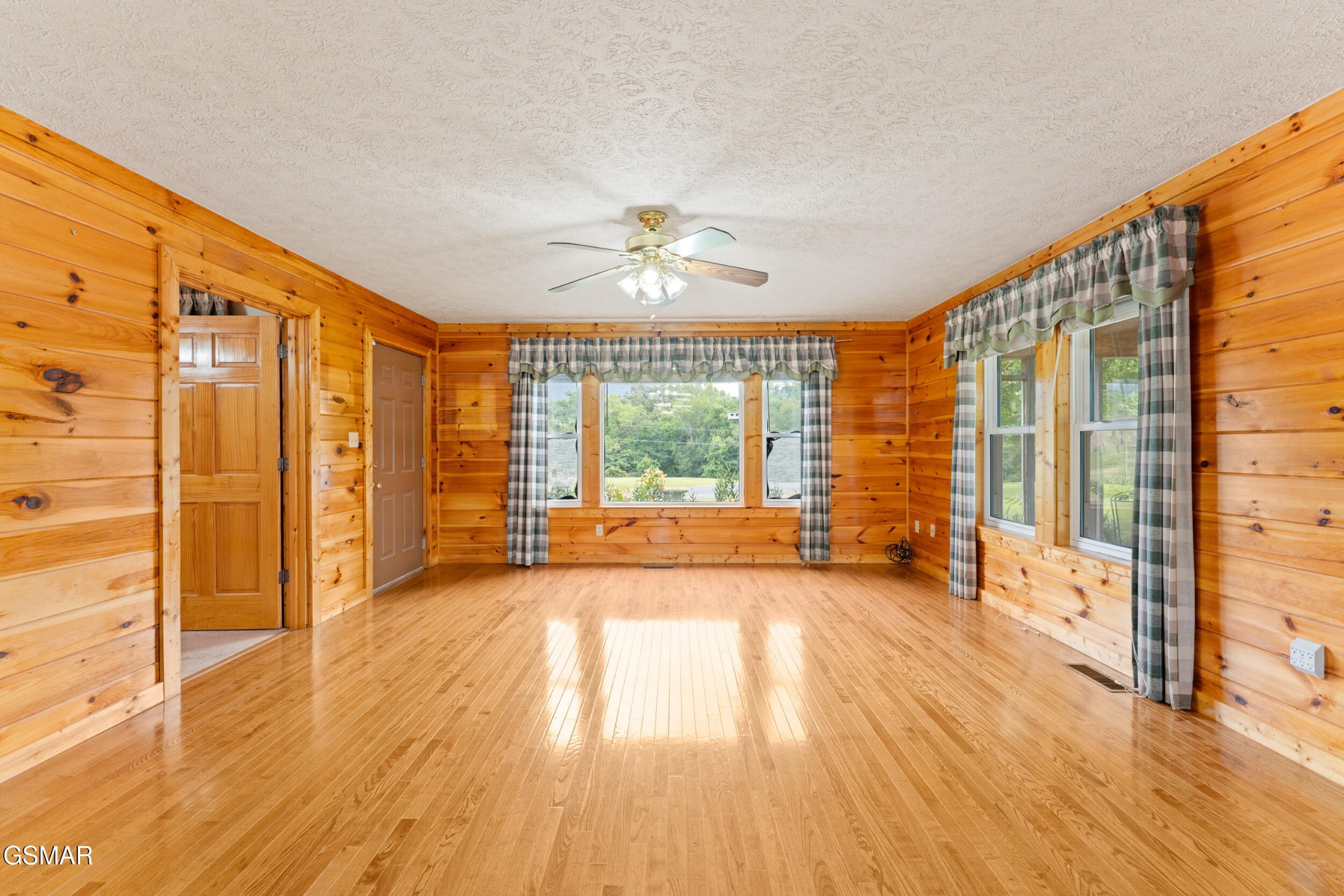 7197 Old Tuckaleechee Road Townsend, TN 37882 - Photo 5 of 36 Gallery Image 5