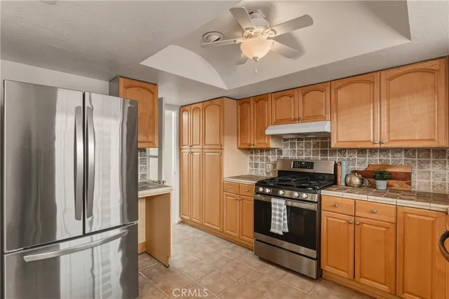 $555,000 | 7061 Kester Avenue, Unit C, Van Nuys, CA 91405