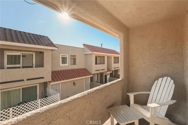 $555,000 | 7061 Kester Avenue, Unit C, Van Nuys, CA 91405