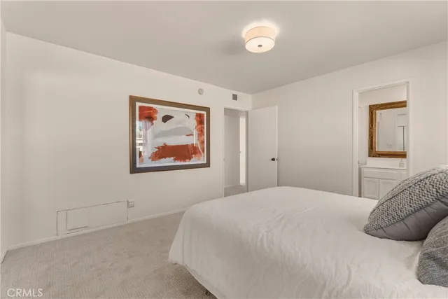 $555,000 | 7061 Kester Avenue, Unit C, Van Nuys, CA 91405