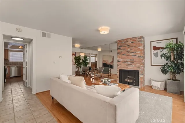 $555,000 | 7061 Kester Avenue, Unit C, Van Nuys, CA 91405
