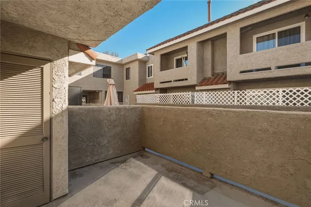 $555,000 | 7061 Kester Avenue, Unit C, Van Nuys, CA 91405