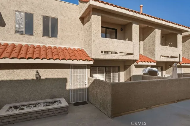 $555,000 | 7061 Kester Avenue, Unit C, Van Nuys, CA 91405