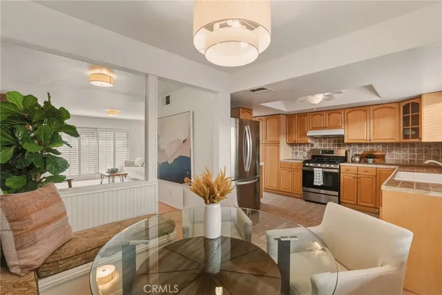 $555,000 | 7061 Kester Avenue, Unit C, Van Nuys, CA 91405