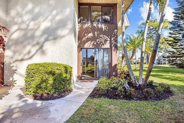 $312,000 | 1800 Southeast St Lucie Boulevard, Unit 9102, Stuart, FL 34996