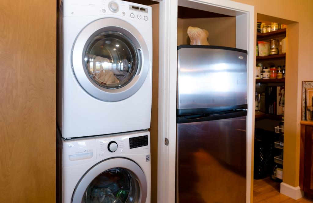 130 North Honokala Road Haiku, HI 96708 - Photo 17 of 30 a close up view of a washer and dryer