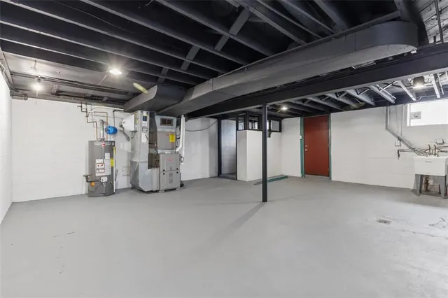 a view of empty room with an empty space