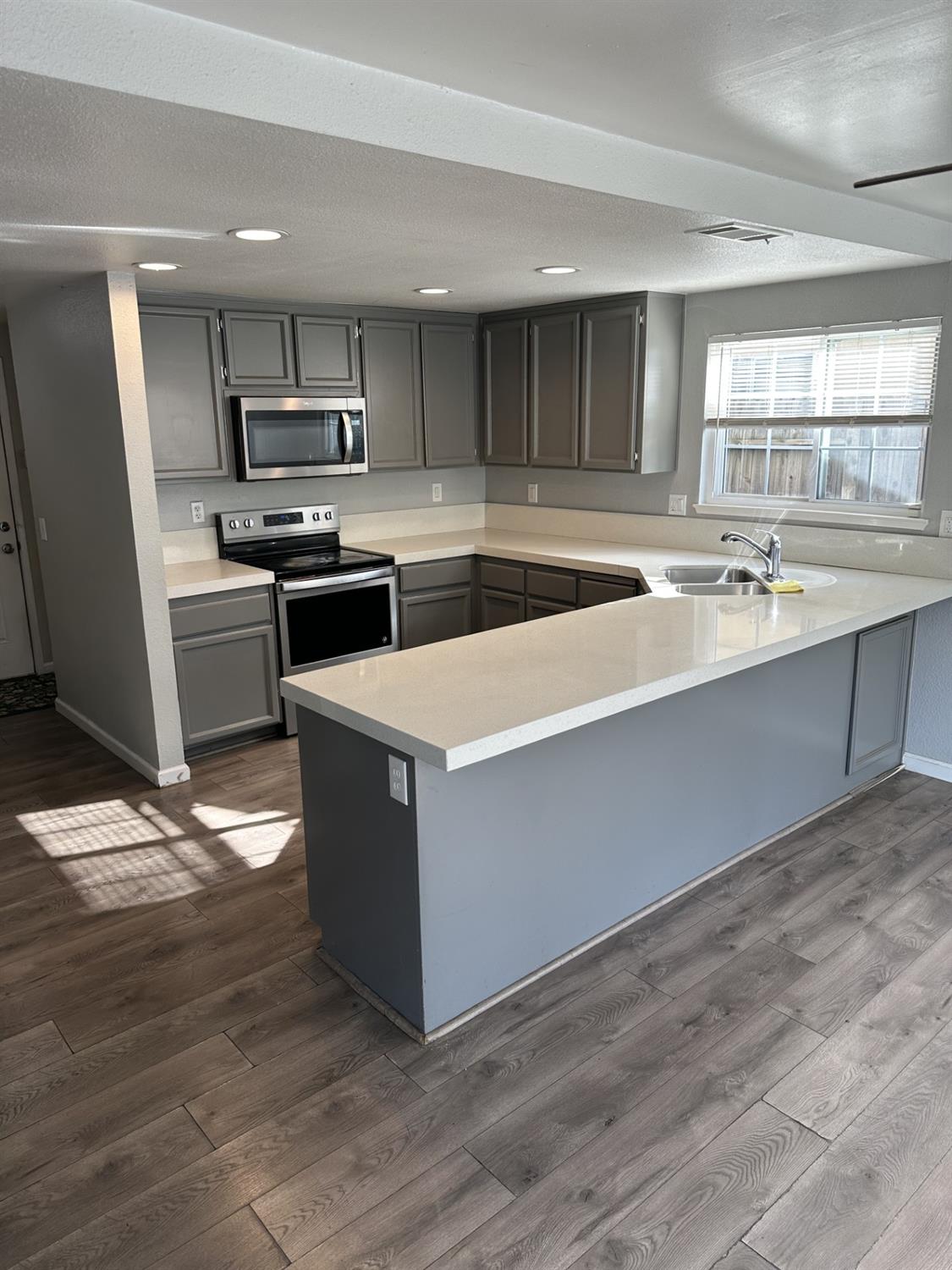 5723 Larcom Lane Stockton, CA 95210 - Photo 8 of 18