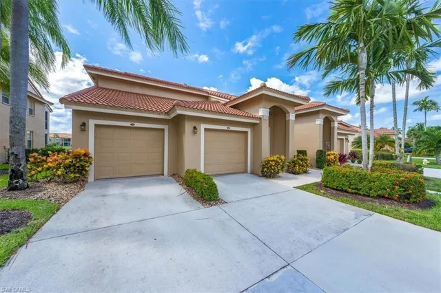 $469,500 | 2540 Aspen Creek Lane, Unit 101, Naples, FL 34119