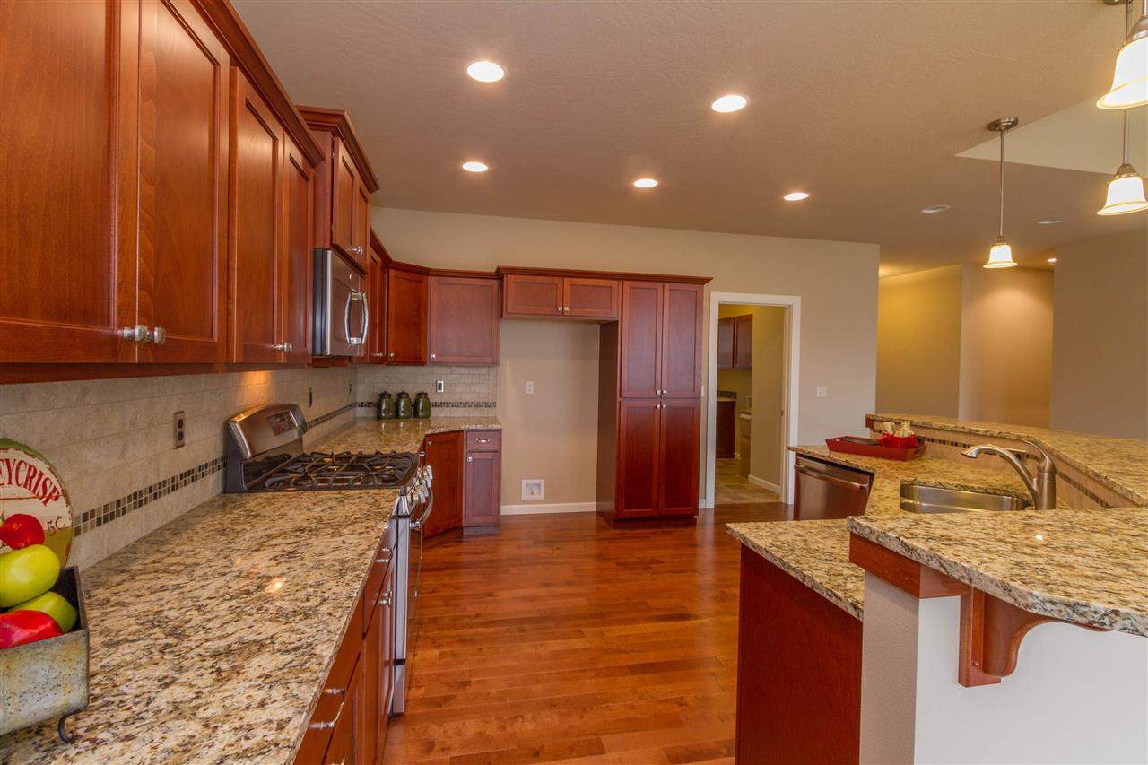 5513 North Radium Lane Spokane, WA 99217 - Photo 2 of 13