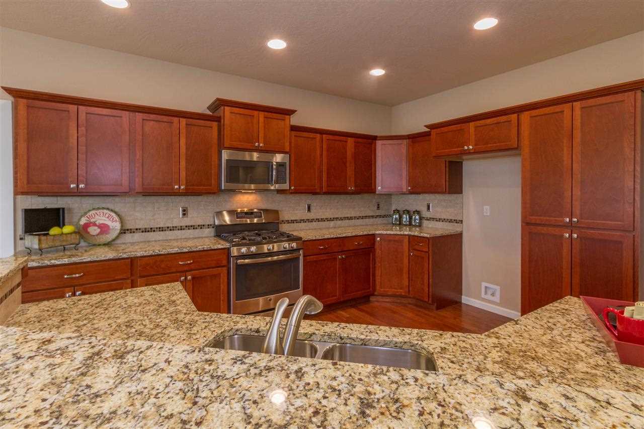 5513 North Radium Lane Spokane, WA 99217 - Photo 3 of 13