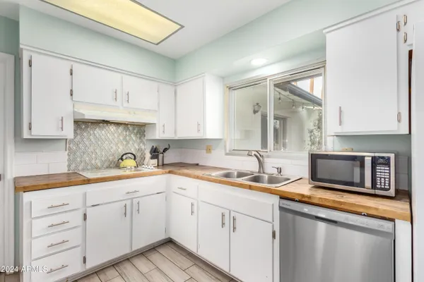 $3,095 | 4428 West Laurie Lane, Glendale, AZ 85302