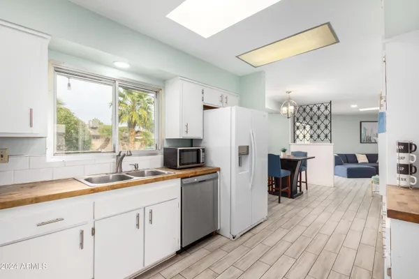 $3,095 | 4428 West Laurie Lane, Glendale, AZ 85302