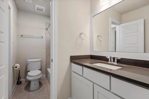 $825,000 | 35 North Wheatleigh Drive, Tomball, TX 77375