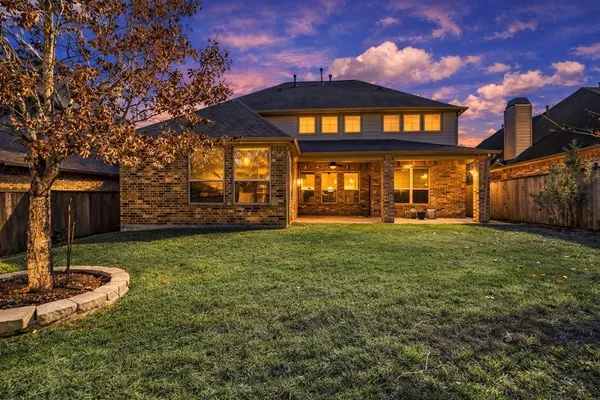 $825,000 | 35 North Wheatleigh Drive, Tomball, TX 77375