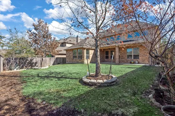 $825,000 | 35 North Wheatleigh Drive, Tomball, TX 77375