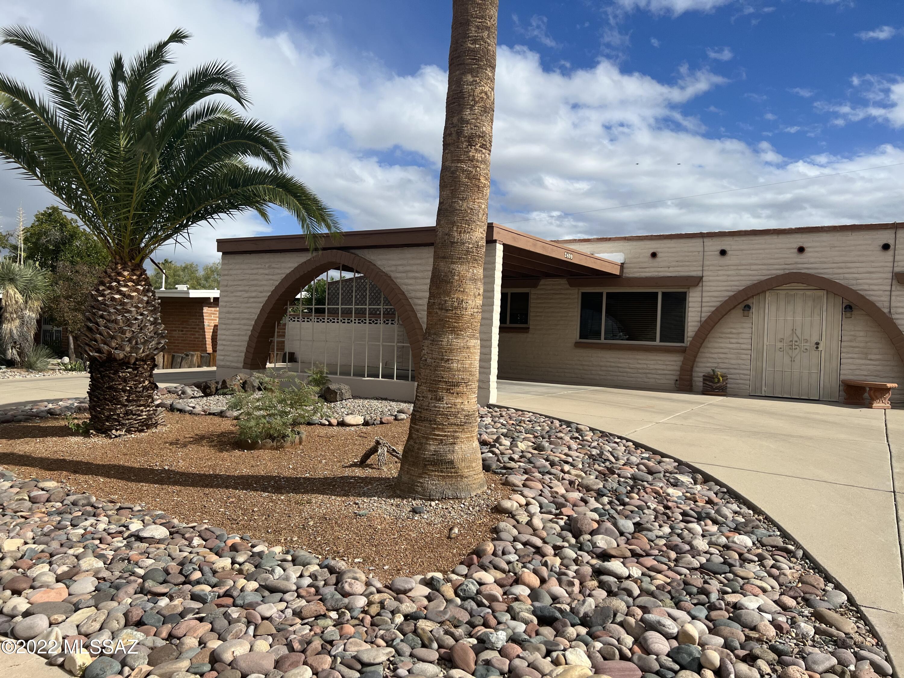 2409 South Prudence Road Tucson, AZ 85710 - Photo 2 of 28 Gallery Image 2