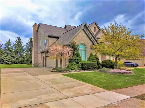 $4,100 | 45866 Fountain View Drive, Canton, MI 48188