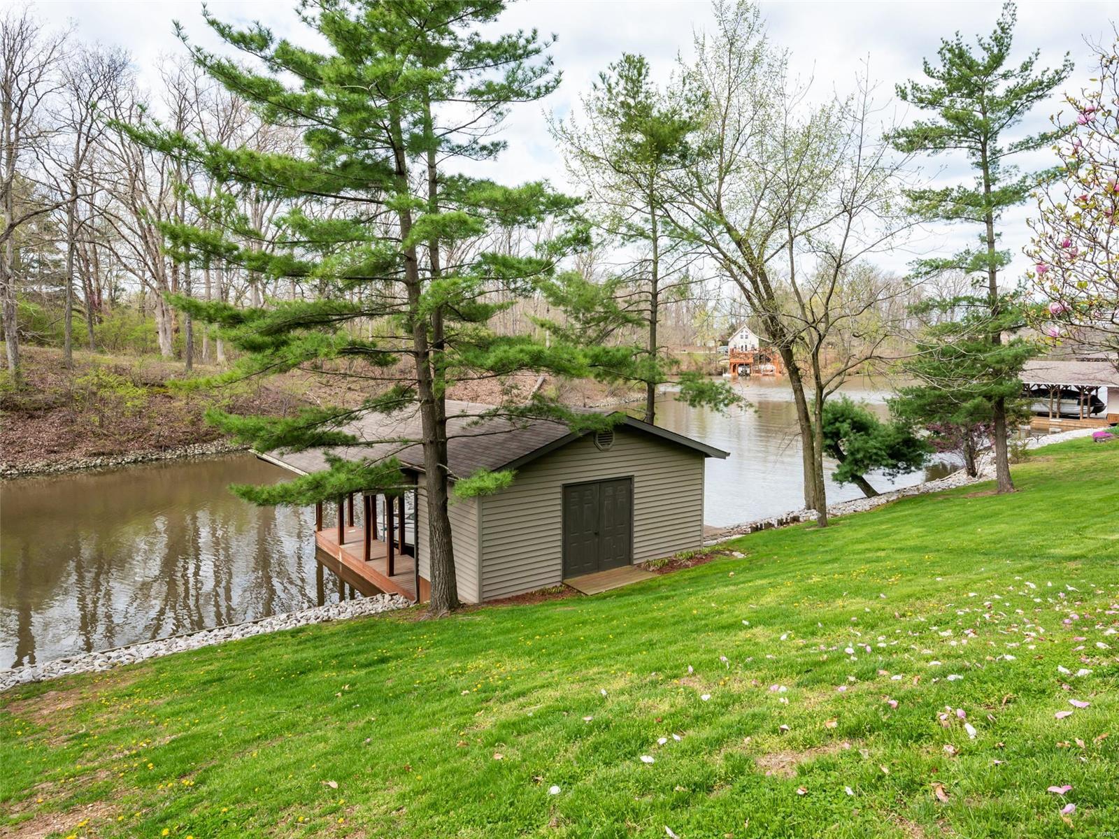 1347 Trails End Road Greenville, IL 62246 - Photo 11 of 47 Gallery Image 11