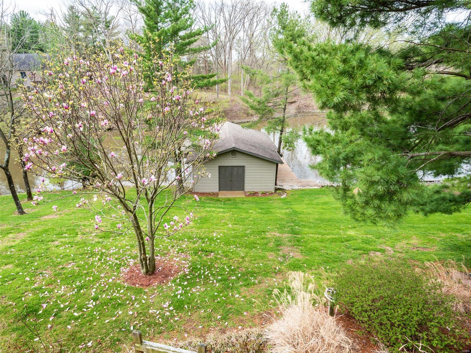 1347 Trails End Road Greenville, IL 62246 - Photo 12 of 47 Gallery Image 12