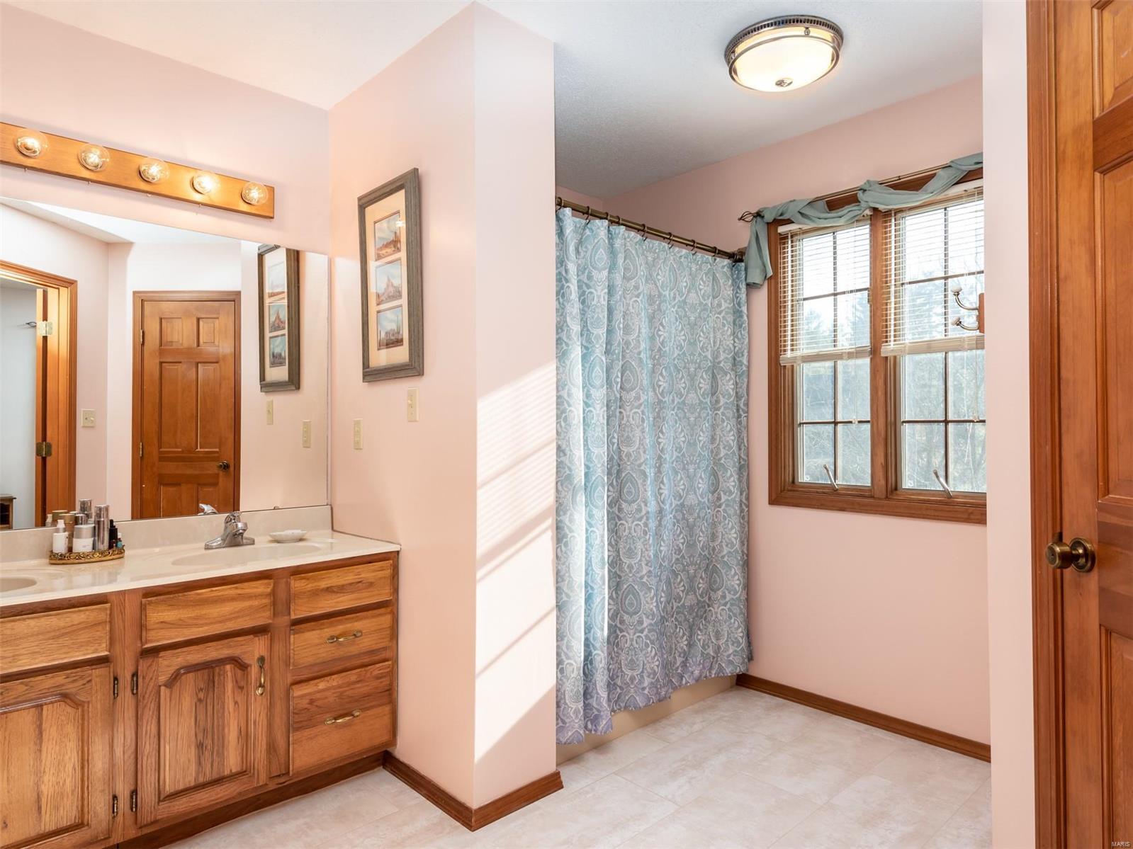 1347 Trails End Road Greenville, IL 62246 - Photo 34 of 47 Gallery Image 34
