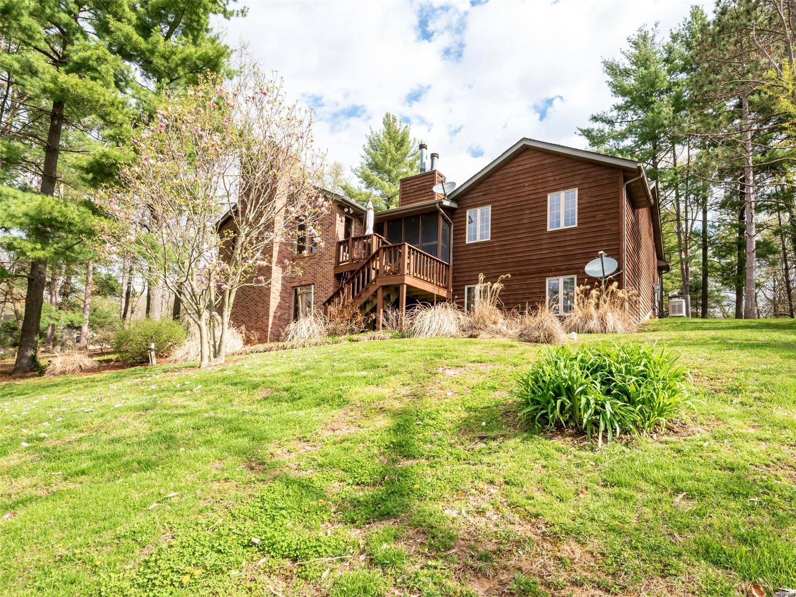 1347 Trails End Road Greenville, IL 62246 - Photo 10 of 47 Gallery Image 10
