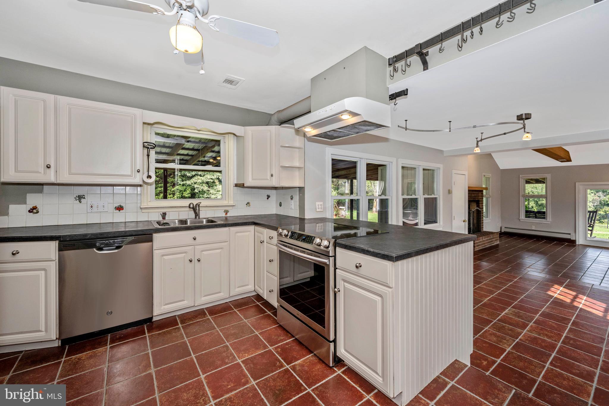 18630 Trundle Road Dickerson, MD 20842 - Photo 25 of 93