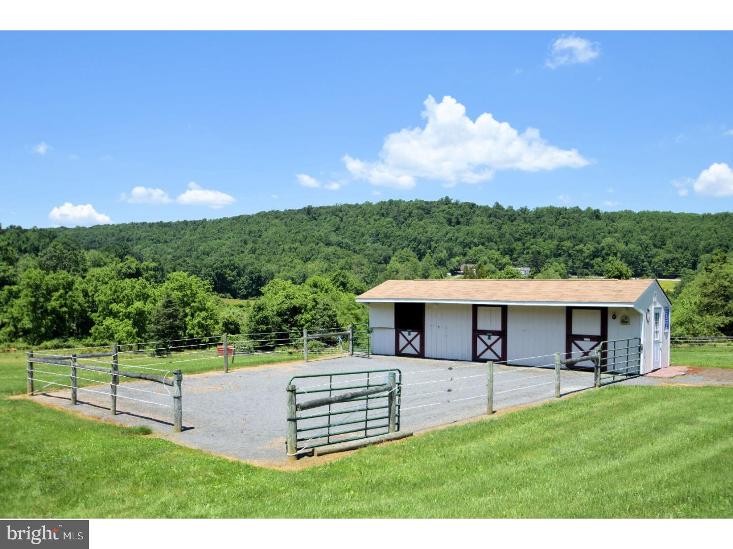 207 Hill Road Elverson, PA 19520 - Photo 5 of 24 Gallery Image 5