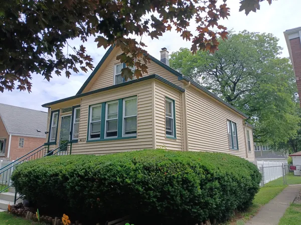 $279,900 | 4017 Oak Avenue, Brookfield, IL 60513