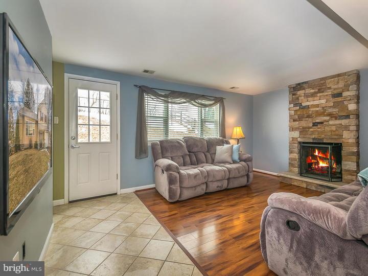 546 Concord Road Warminster, PA 18974 - Photo 2 of 14 Family Room