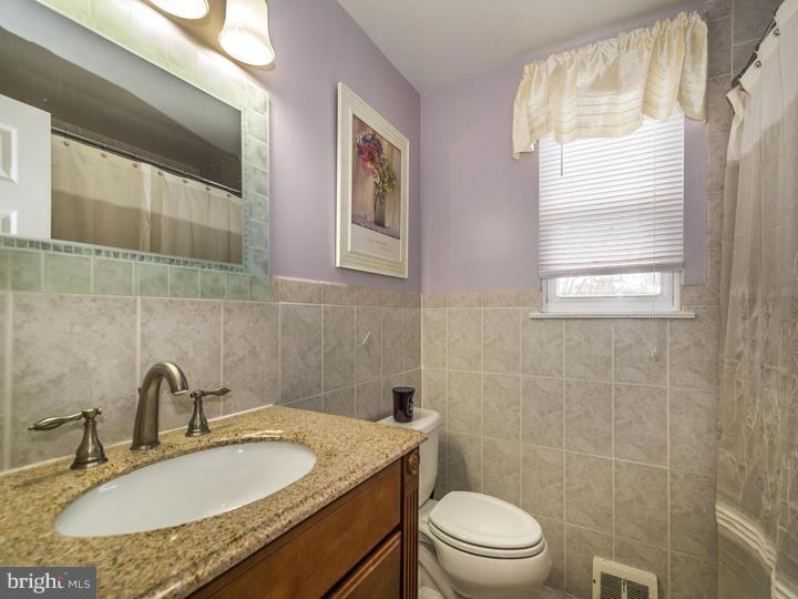 546 Concord Road Warminster, PA 18974 - Photo 14 of 14 Bathroom