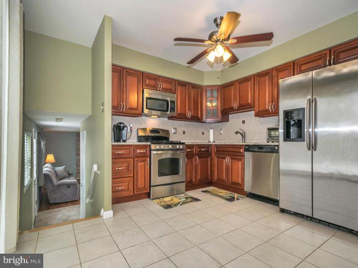 546 Concord Road Warminster, PA 18974 - Photo 5 of 14 Kitchen