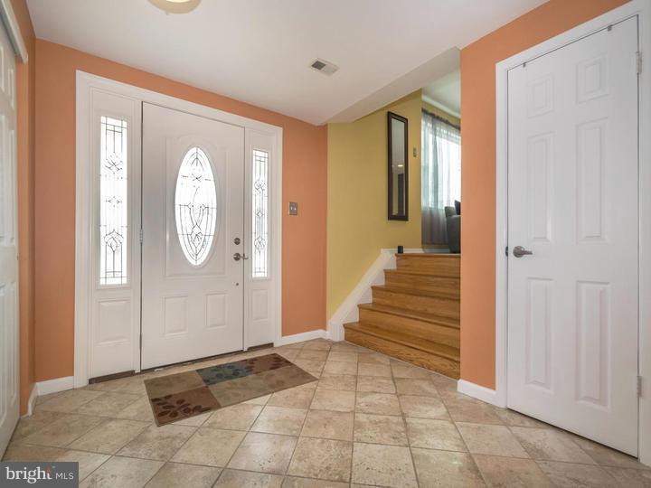 546 Concord Road Warminster, PA 18974 - Photo 8 of 14 Foyer