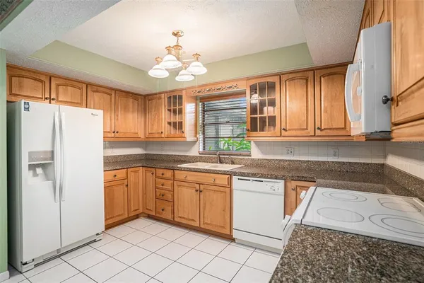 $395,000 | 2110 Siloam Springs Drive, Dover, FL 33527