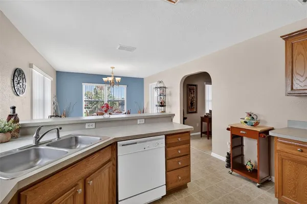 $325,000 | 17867 Southeast 115th Circle, Summerfield, FL 34491