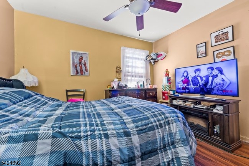 42 Scheerer Avenue Newark, NJ 07112 - Photo 15 of 34