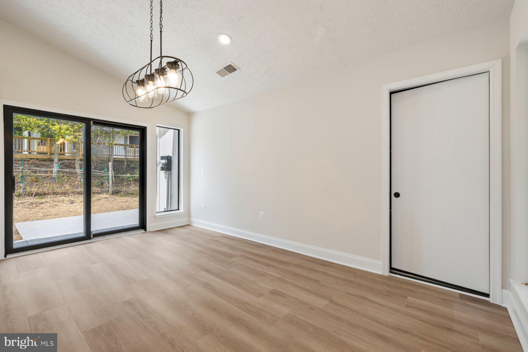 5410 Aylor Road Fairfax, VA 22032 - Photo 7 of 34 Gallery Image 7