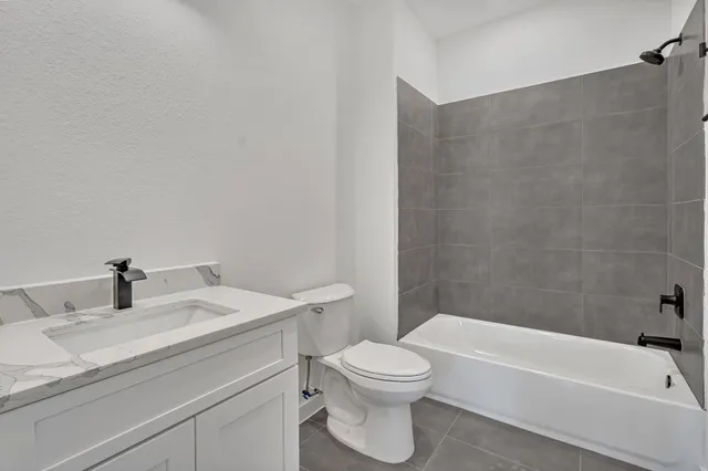 $2,600 | 6809 Conley Street, Unit D, Houston, TX 77021