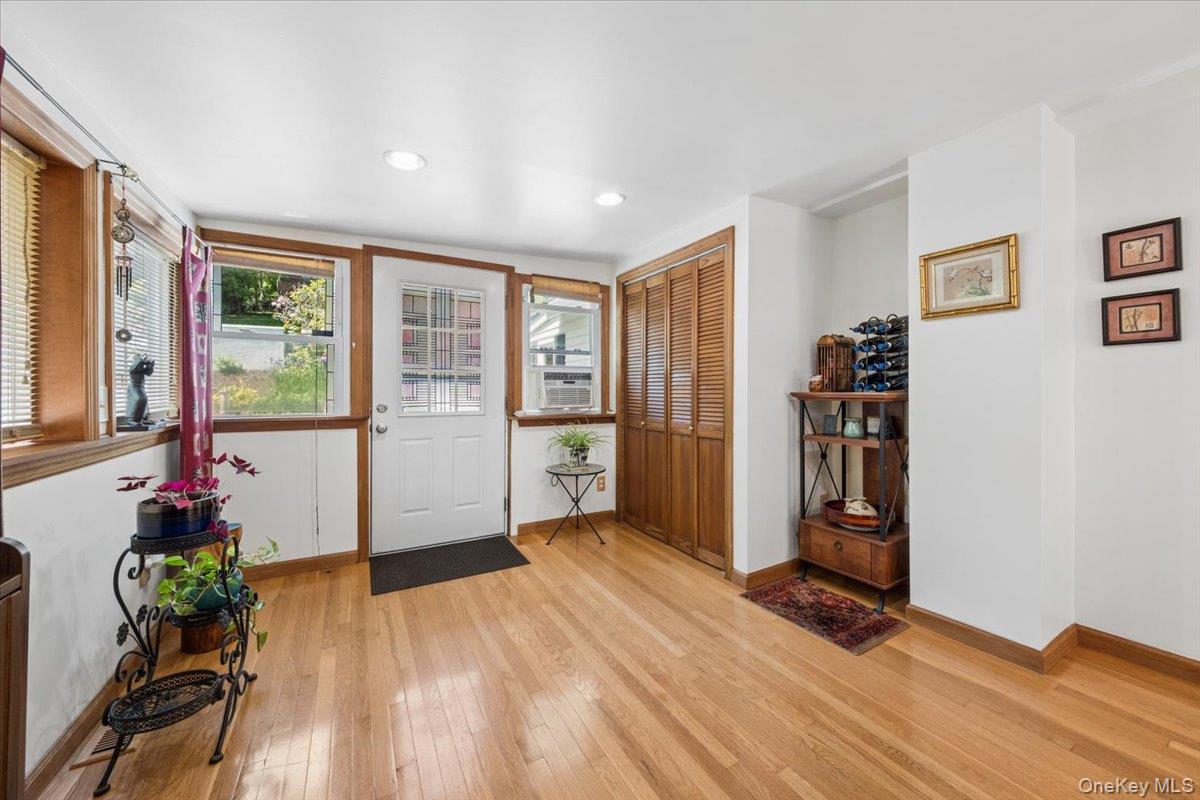 118 Hewitt Street Lake Peekskill, NY 10537 - Photo 8 of 48