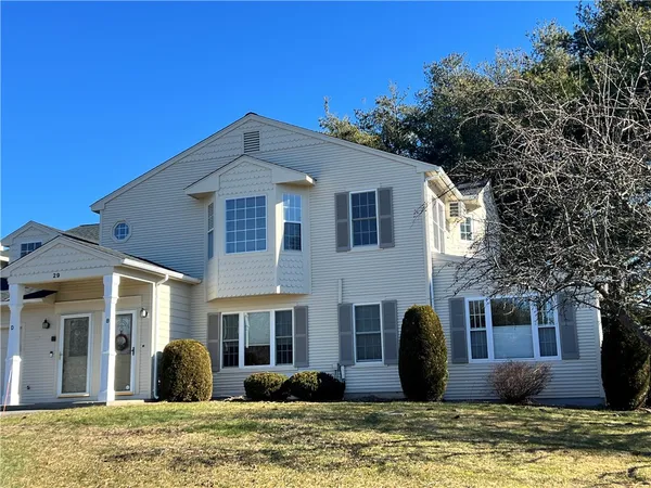 $2,800 | 29 Swan Court, North Providence, RI 02904