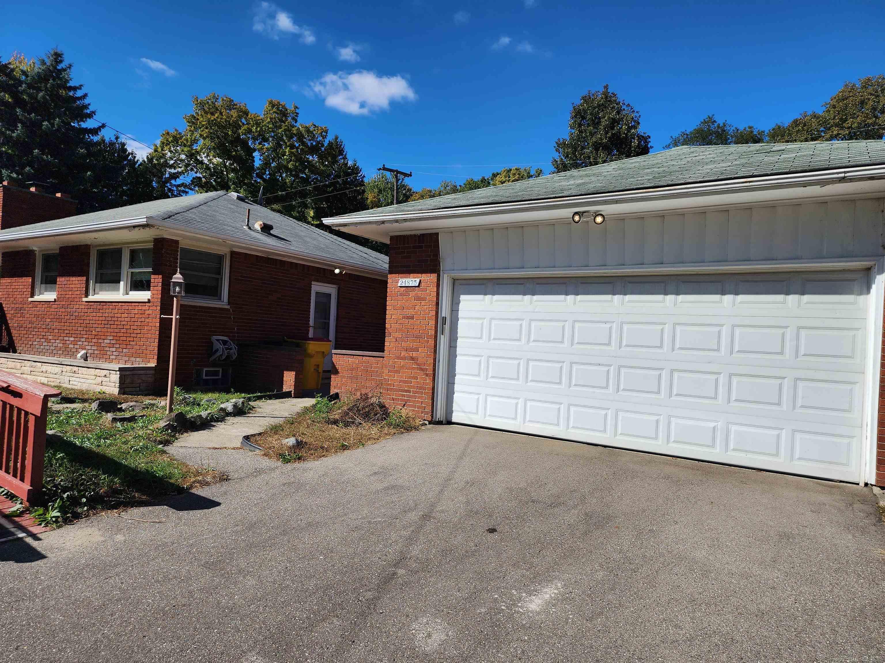 24875 Armada Ridge Road Armada, MI 48005 - Photo 15 of 17 50158088-1fbe68a5-fc4d-4f28-a45a-159159c3476f.JPG