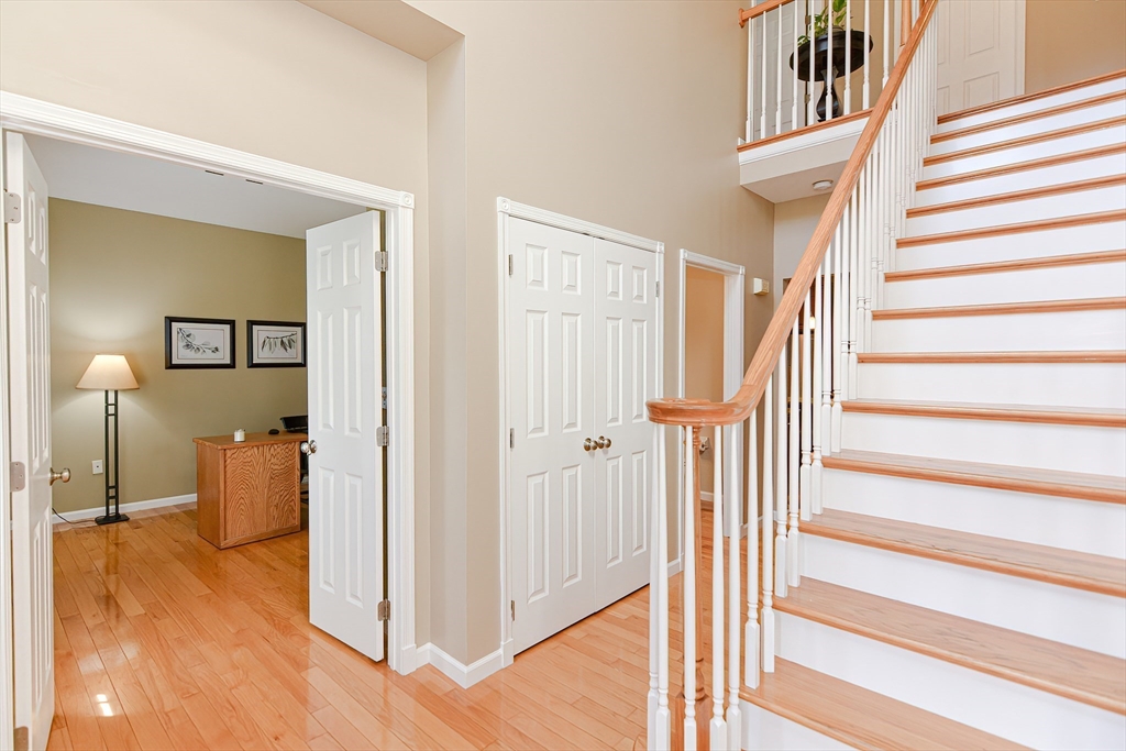 41 Hancock Road Franklin, MA 02038 - Photo 3 of 42 Gallery Image 3