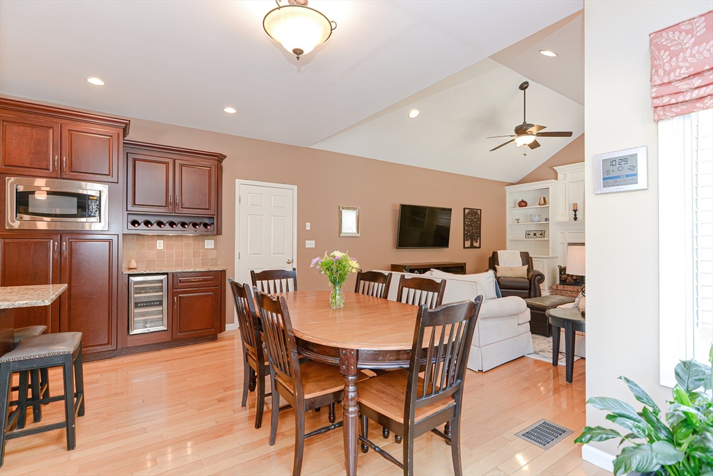 41 Hancock Road Franklin, MA 02038 - Photo 9 of 42 Gallery Image 9