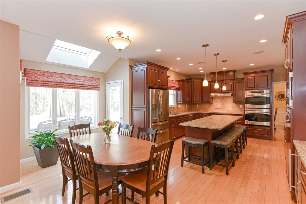 41 Hancock Road Franklin, MA 02038 - Photo 10 of 42 Gallery Image 10