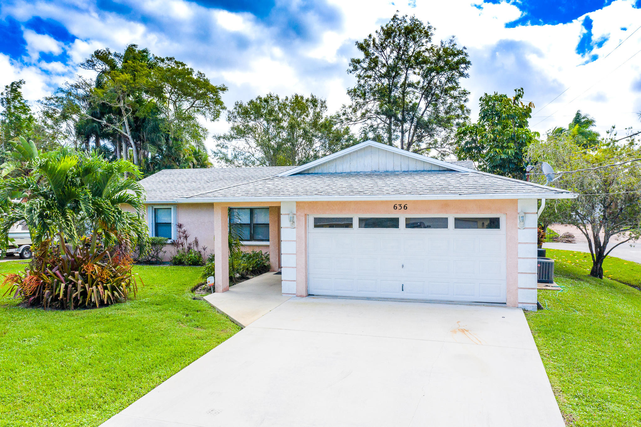 636 Southwest Rustic Circle Stuart, FL 34997 - Photo 1 of 24 A776928F-3065-4D33-B23B-8FC8EE1976FD